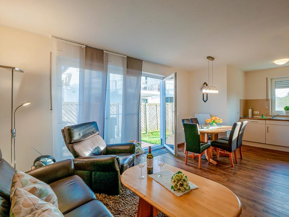 Haus Regenbogen Fewo Nr 2 Apartment in Zingst