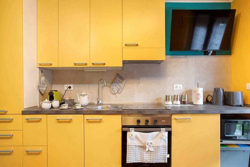 Kitchen or kitchenette, Living room