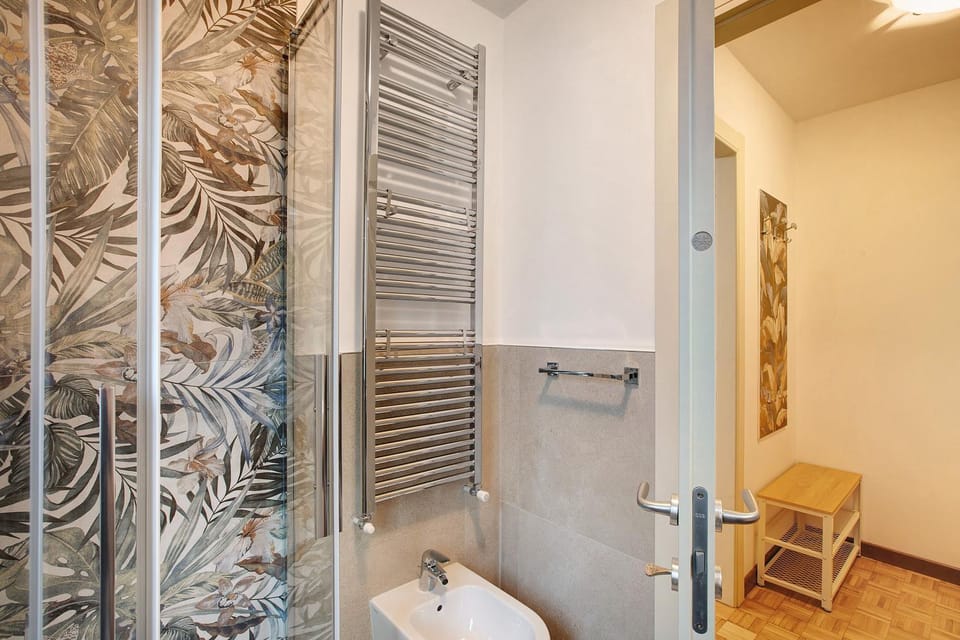 Bathroom, Living room