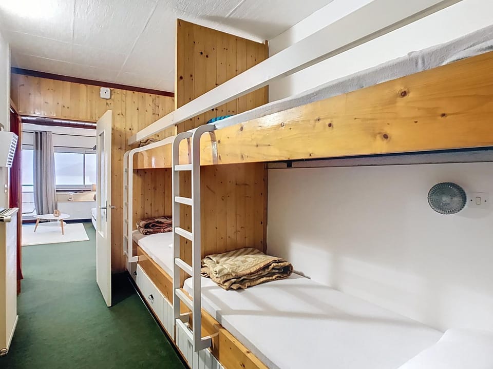 bunk bed