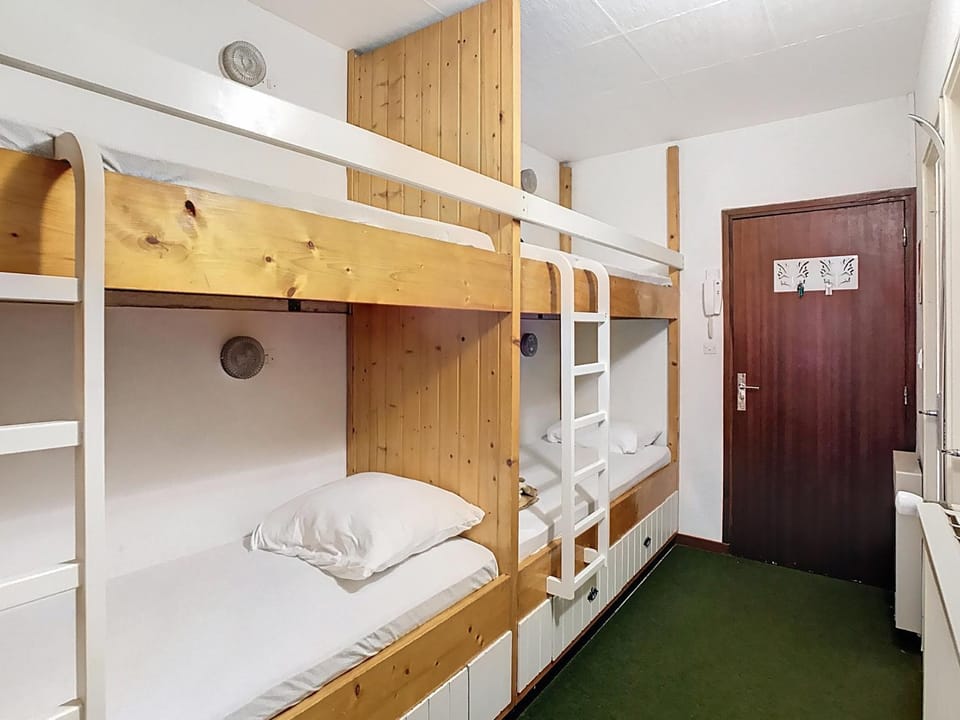 bunk bed