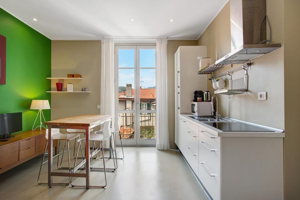 Property building, Kitchen or kitchenette, Living room