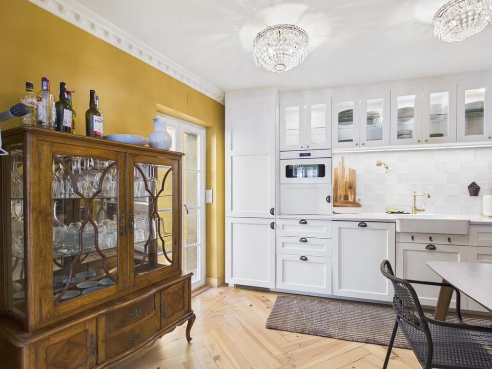 Elegant 3BR TownHouse w/ En-Suite Baths – Mouraria | By Airnest House in Lisbon