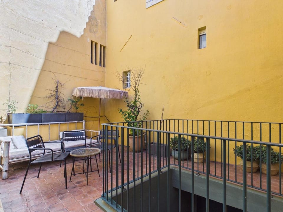 Elegant 3BR TownHouse w/ En-Suite Baths – Mouraria | By Airnest House in Lisbon