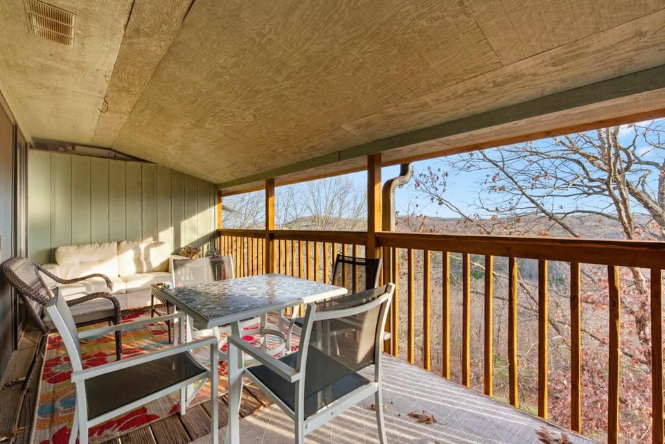 Ozark Overlook Escape - For 6 House in Table Rock Lake