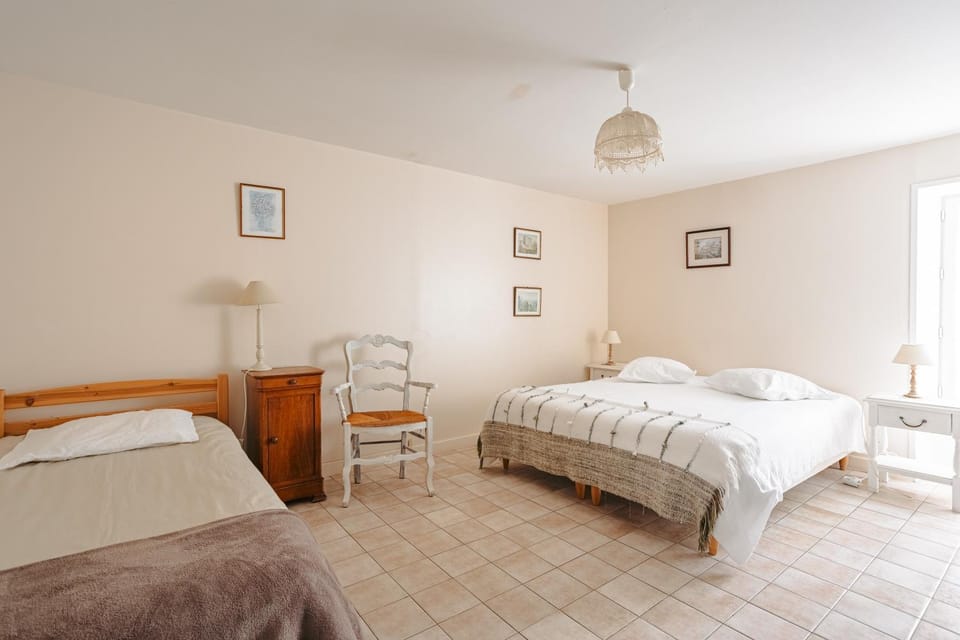 Property building, Living room, Bedroom
