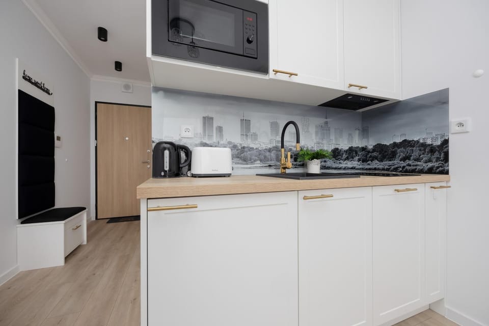 Coffee/tea facilities, Kitchen or kitchenette, stove