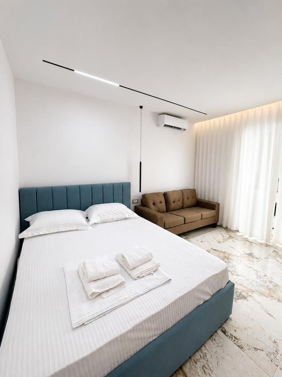 Bed, Bedroom, air conditioner