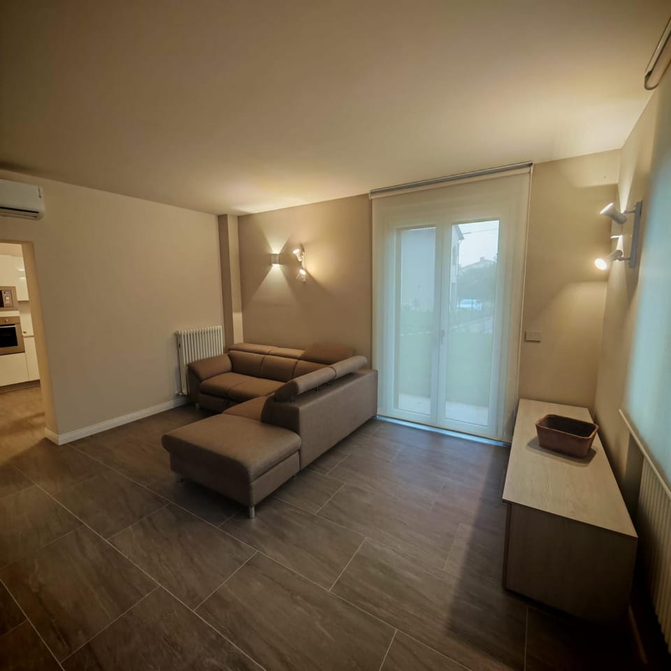 Living room, Photo of the whole room, Seating area