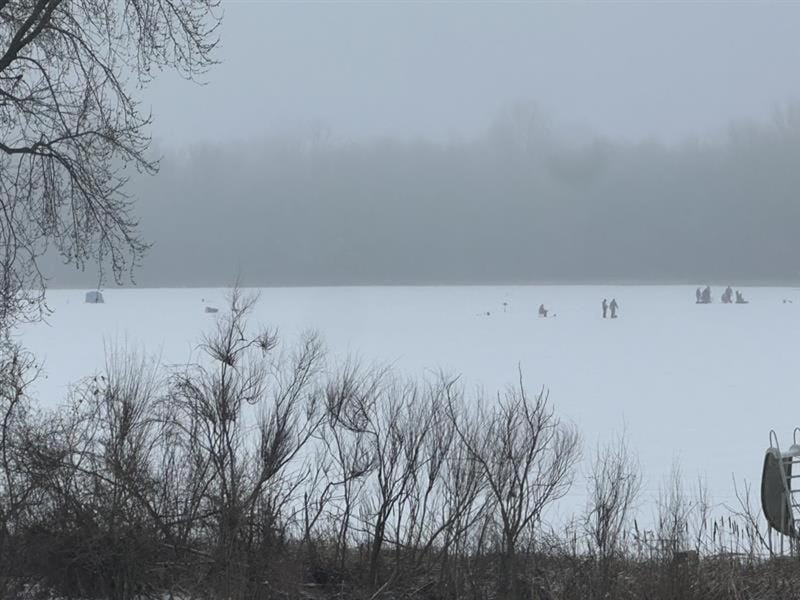 Lakefront Fishing With Hot Tub and Kayaks House in Michigan