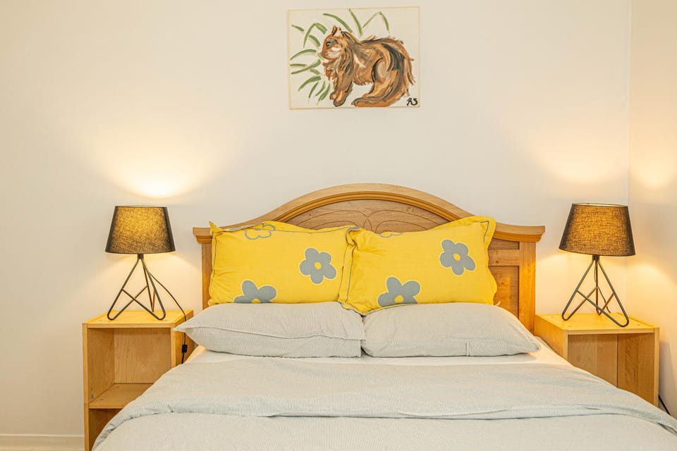 Cozy 1 BDR apt in MTL-E, near metro, free parking Apartment in Laval