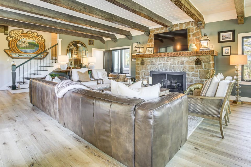 Walk to Lake Arrowhead Village! Home with Lake Views House in Lake Arrowhead