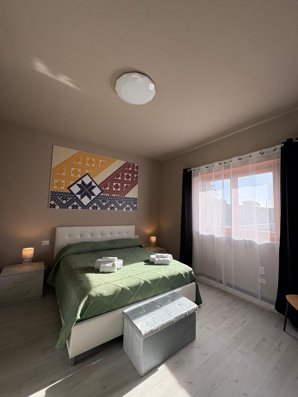 Bed, Photo of the whole room, Bedroom