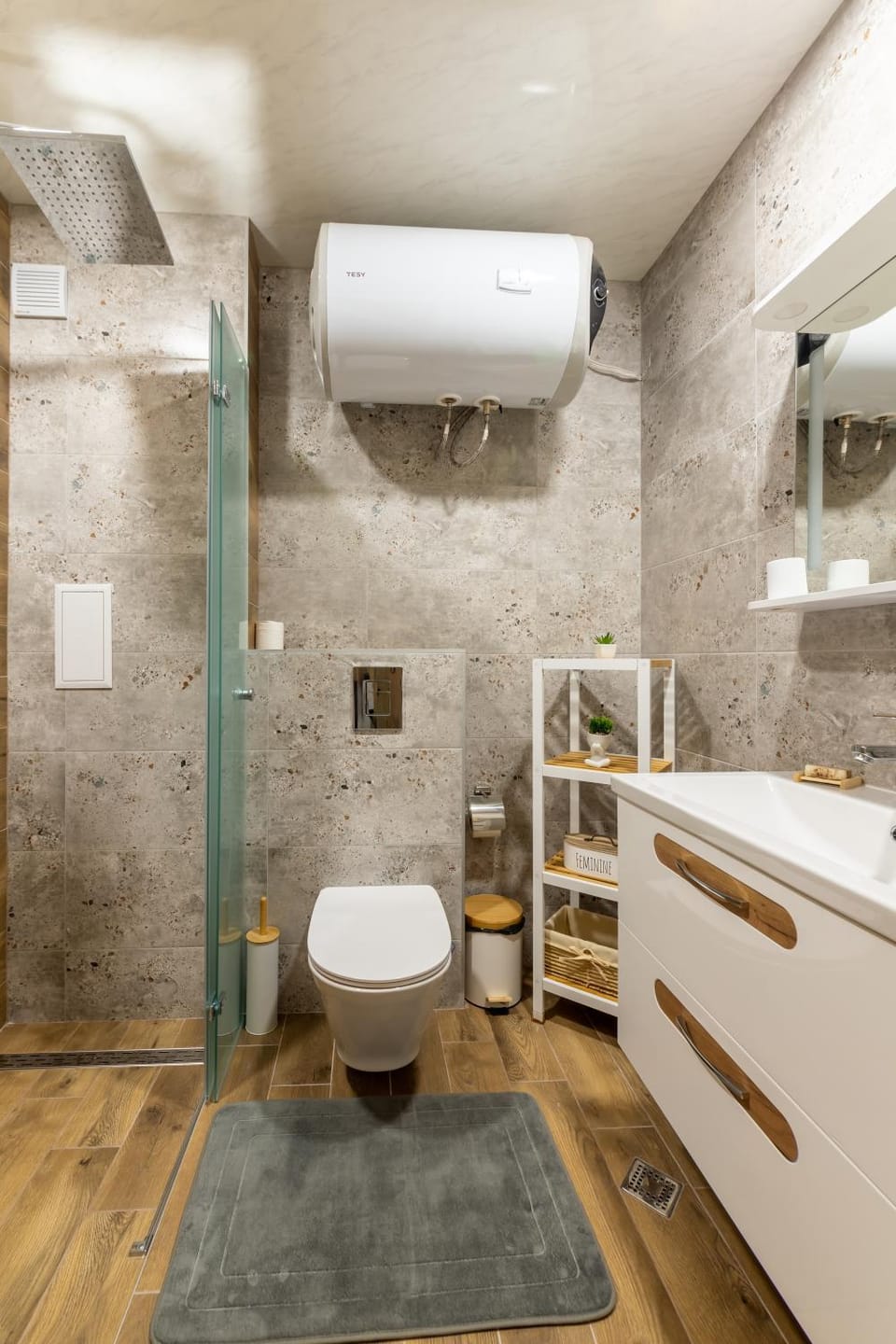 Shower, Toilet, Bathroom, towels
