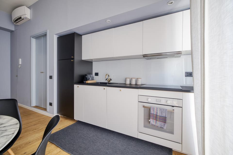 Kitchen or kitchenette, Dining area, dishwasher, oven, stove