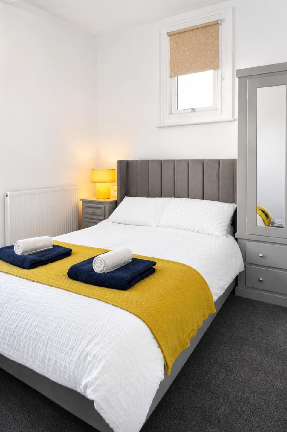 Bed, Bedroom, towels, towels, wardrobe