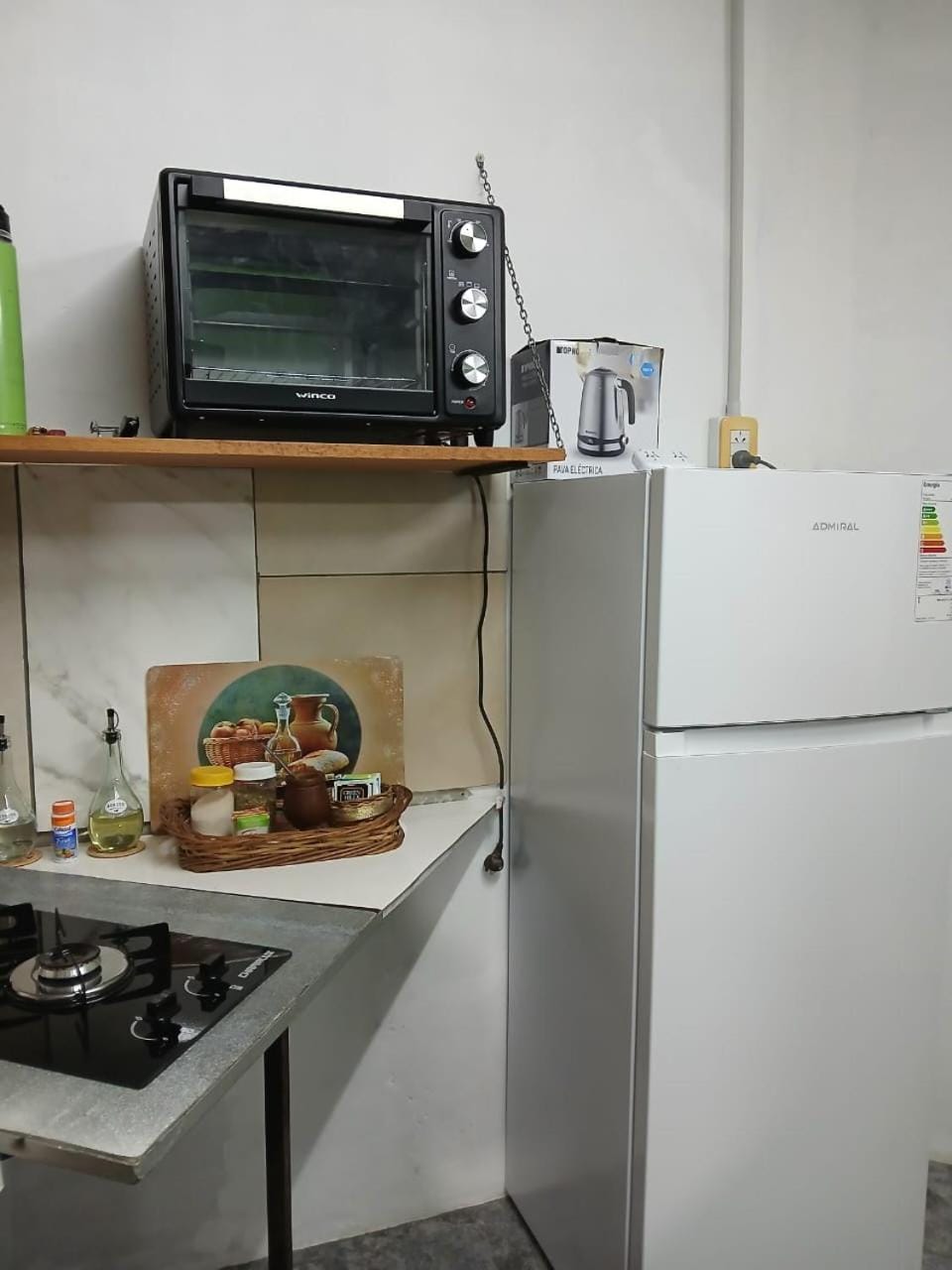 Kitchen or kitchenette, oven