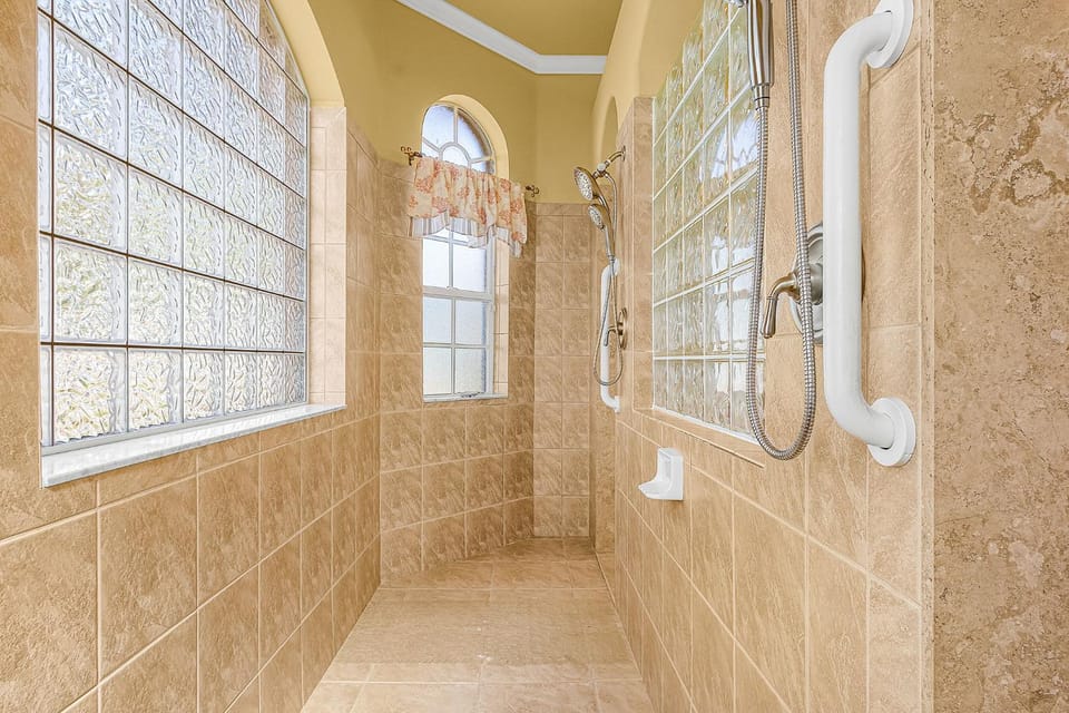 Modern pet friendly villa w/sailboat access! Villa Aveline - SWFL Rentals Villa in Cape Coral