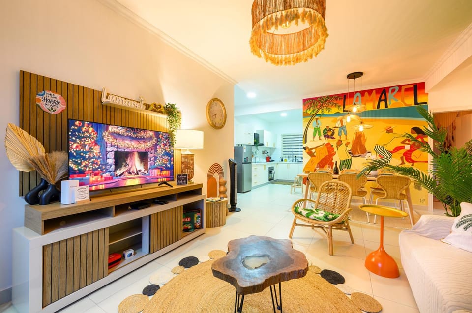 Communal lounge/ TV room, TV and multimedia, Living room, Seating area, Evening entertainment