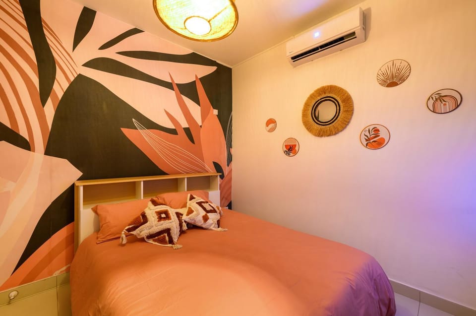 Bed, Photo of the whole room, Bedroom, air conditioner