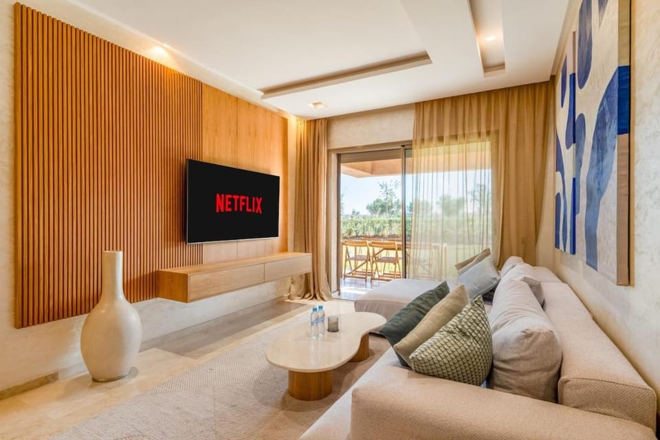 Spacious 2BR , Pool & Garden , Golf View , Fast WiFi Apartment in Marrakesh