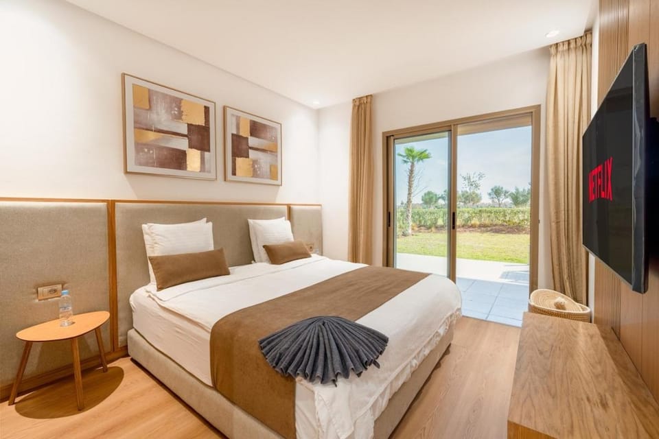 Spacious 2BR , Pool & Garden , Golf View , Fast WiFi Apartment in Marrakesh
