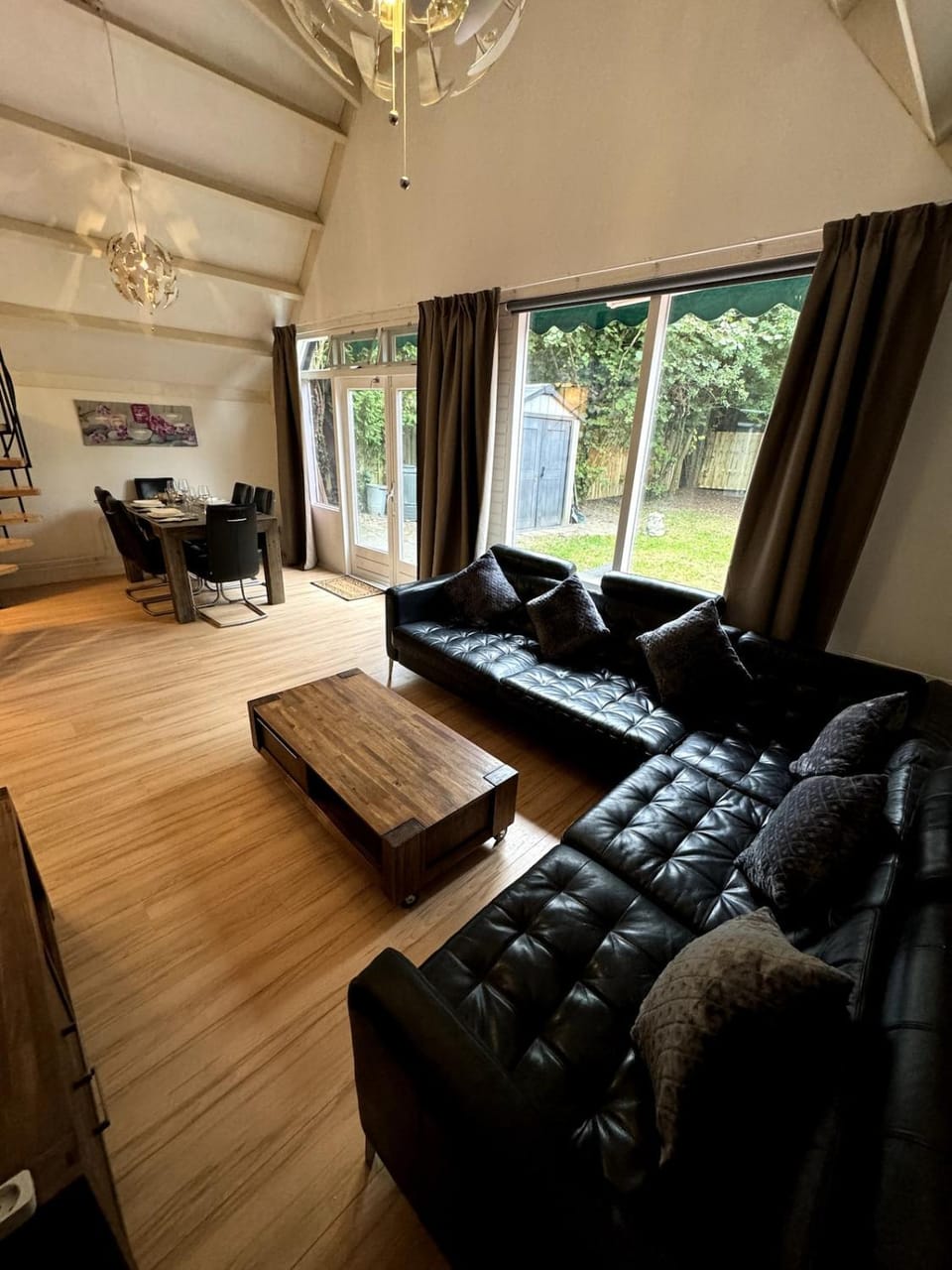 Living room, Seating area