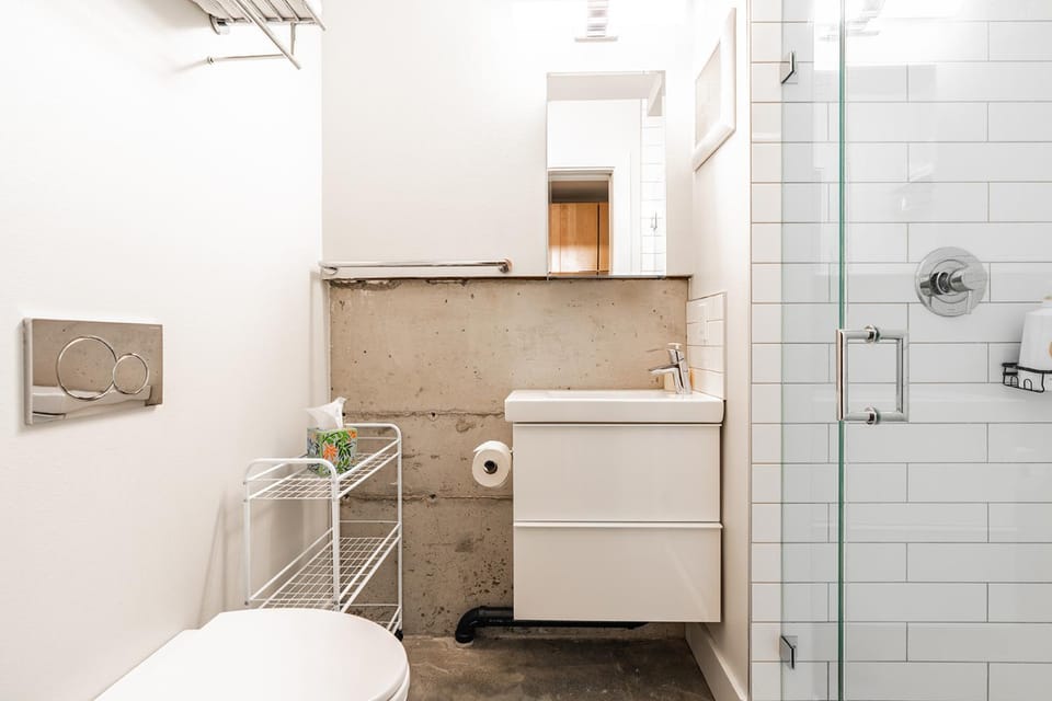Downtown Edge-Stylish Studio Near Hospitals & Downtown Apartment hotel in Seattle