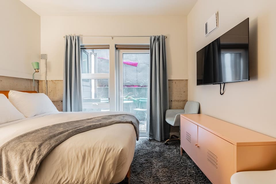 Downtown Edge-Stylish Studio Near Hospitals & Downtown Apartment hotel in Seattle