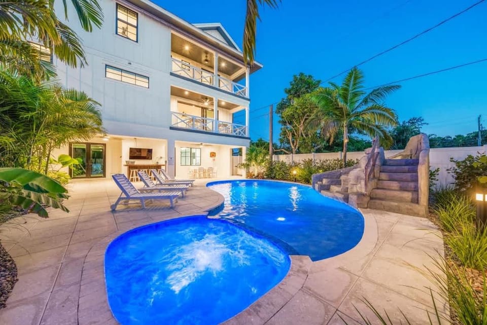 Crescent Rocks Estate House in Florida
