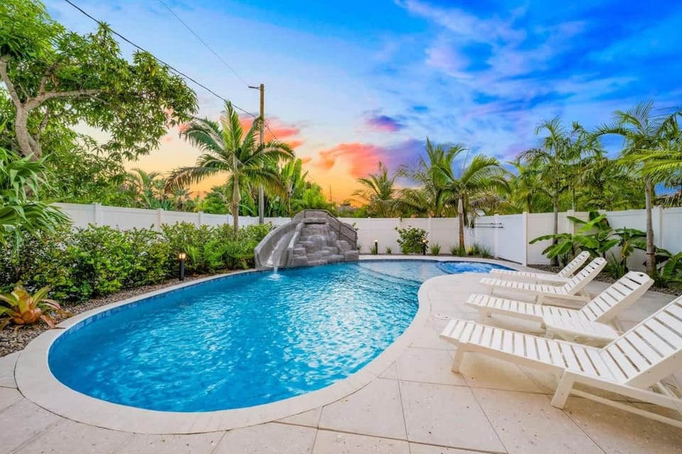 Crescent Rocks Estate House in Florida
