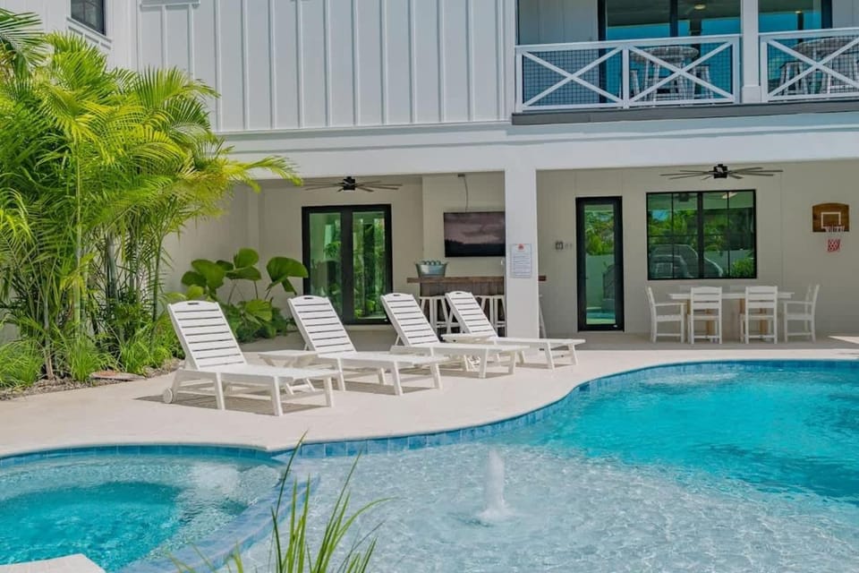 Crescent Rocks Estate House in Florida