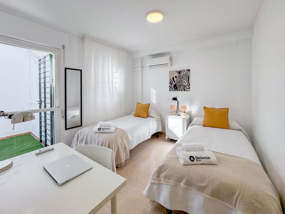 Bed, Living room, Photo of the whole room, Seating area, Bedroom