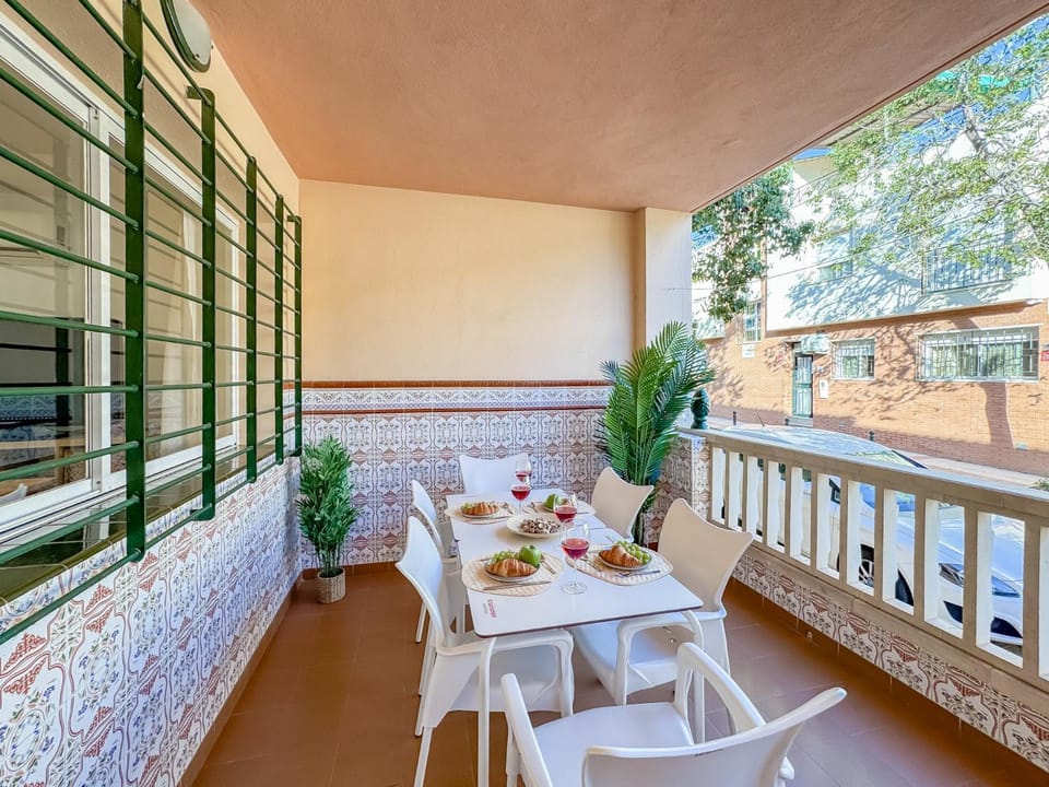Day, View (from property/room), Balcony/Terrace, Living room, Seating area, Dining area