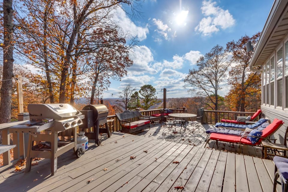 Surrounding Lake Views! Eureka Springs Home House in Beaver Lake