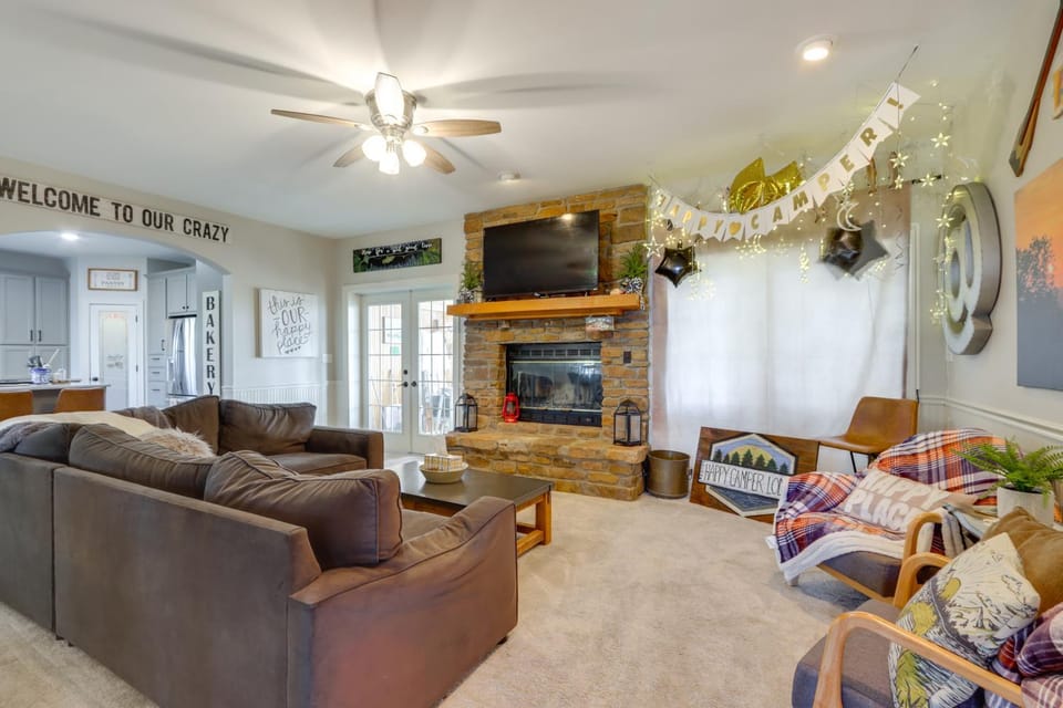 Surrounding Lake Views! Eureka Springs Home House in Beaver Lake