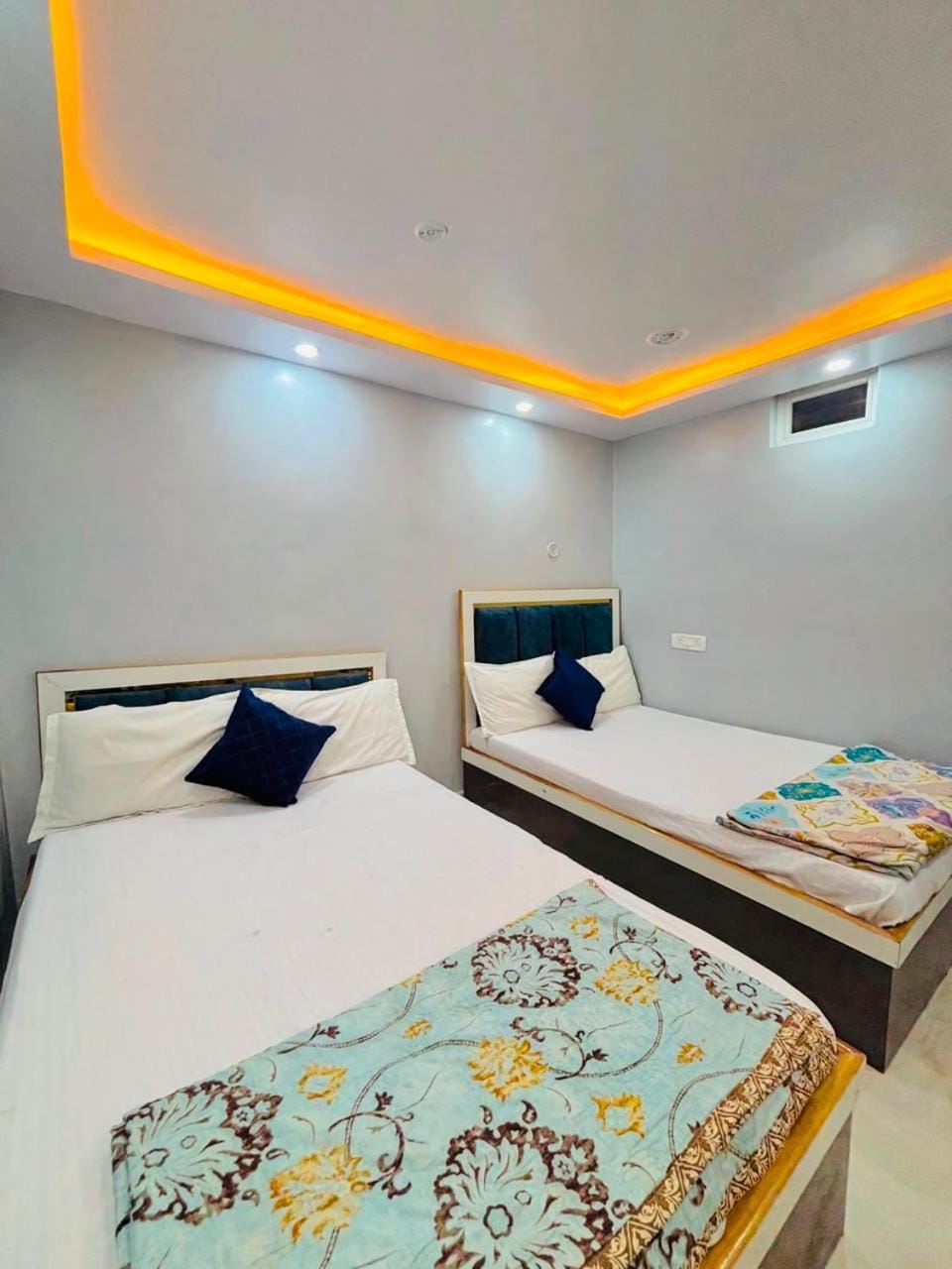 Shri Homestay 800m from kashi vishwanath Vacation rental in Varanasi