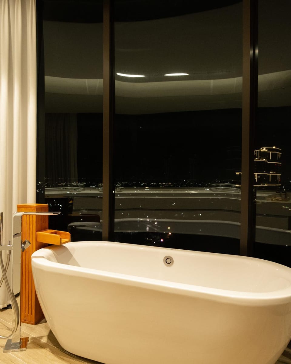 Hot Tub, Bath
