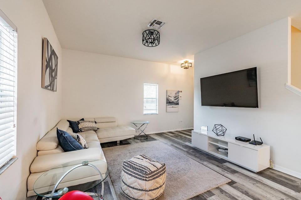 Communal lounge/ TV room, Living room