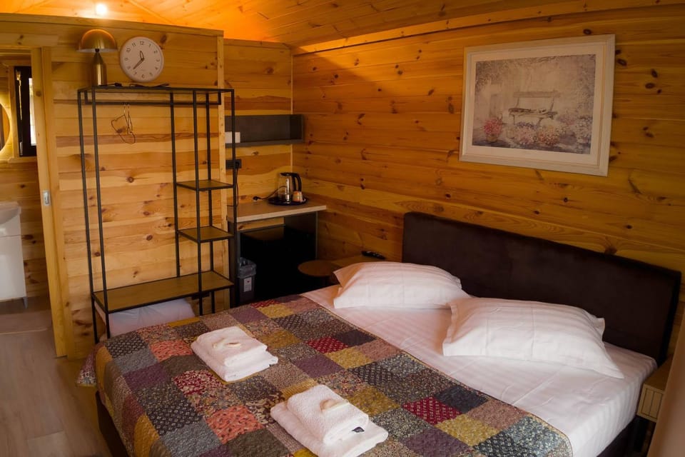 Bed, Photo of the whole room, Bedroom, towels, wardrobe