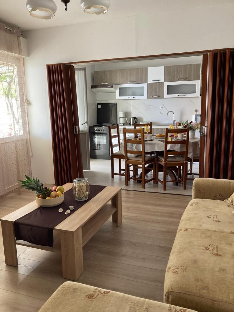 Dining area, kitchen