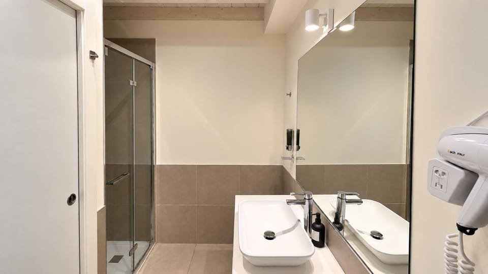 Shower, Toilet, Bathroom, heating