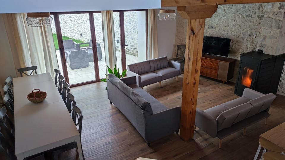Living room, Dining area, Inner courtyard view