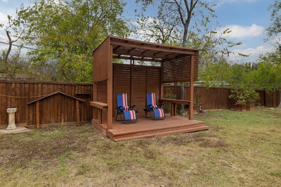 Patio, Garden, Seating area, sunbed