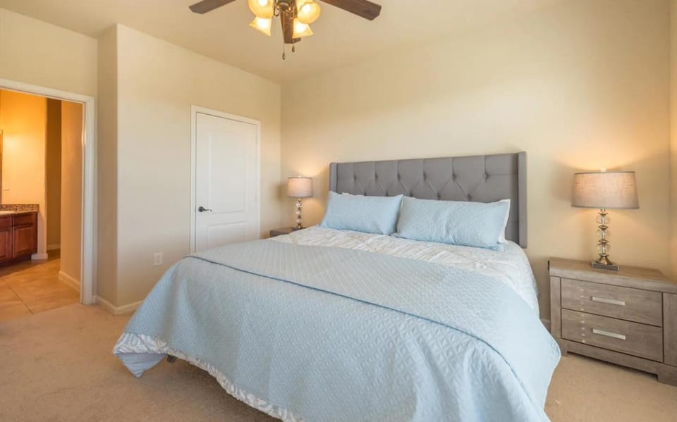 3BR Disney Condo | 3 En-Suites + Pools Apartment in Four Corners