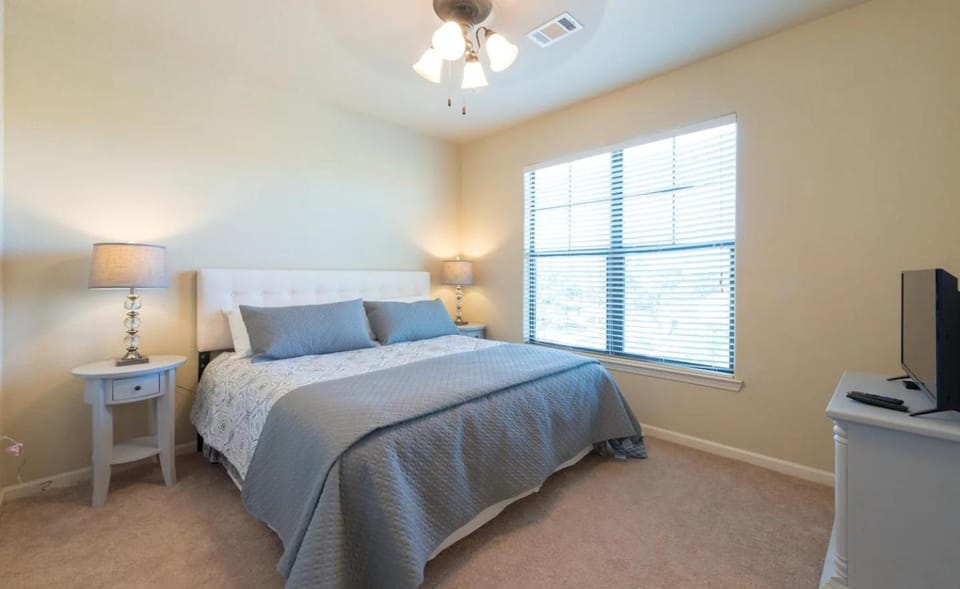 3BR Disney Condo | 3 En-Suites + Pools Apartment in Four Corners