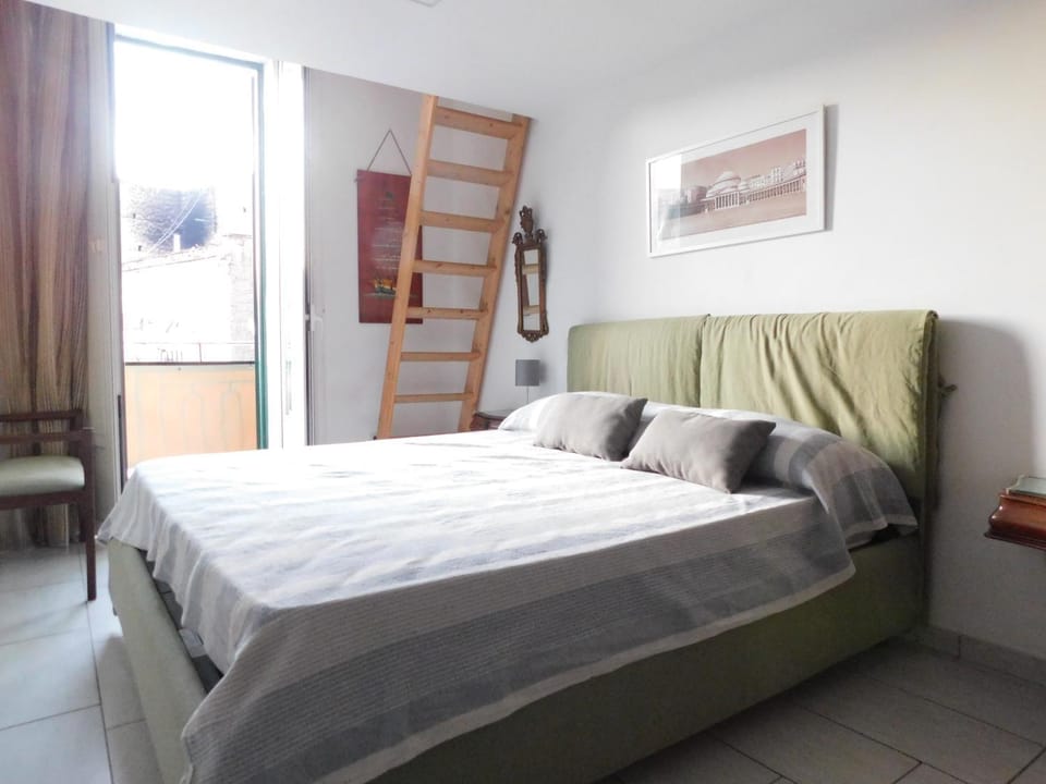 TV and multimedia, Balcony/Terrace, Bedroom, air conditioner