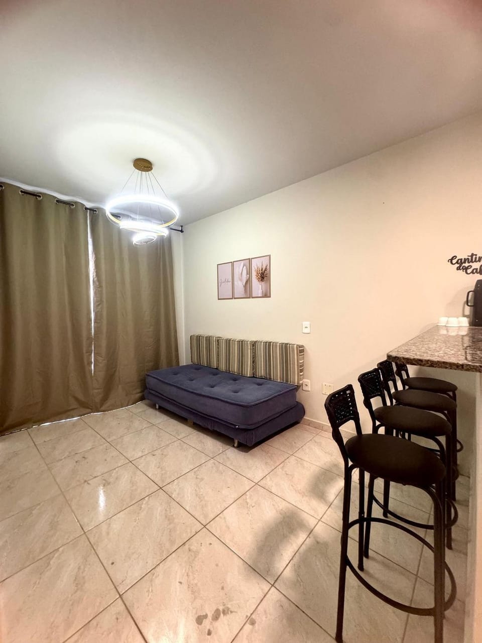 Bed, Living room