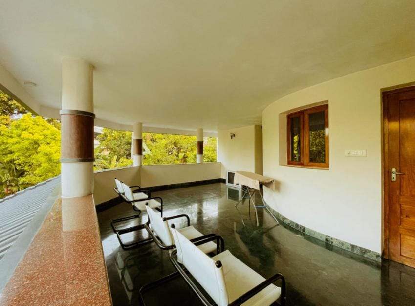Upavan Villa-Two KM From Aluva Metro Station Villa in Kochi