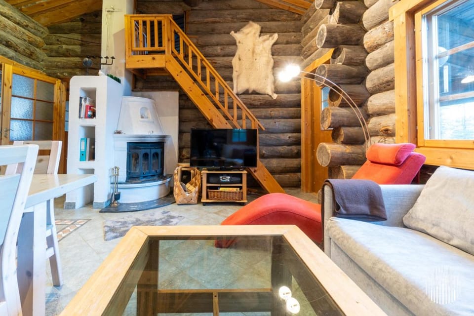 TV and multimedia, Living room, Seating area, fireplace